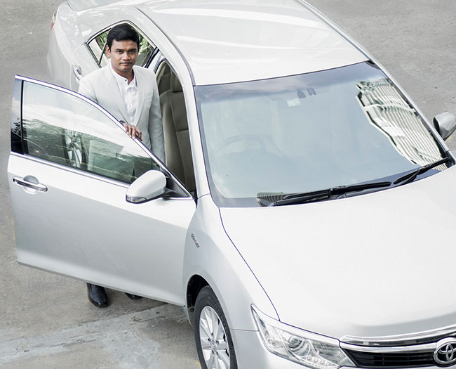 Chauffeur-Driven Vehicle Rentals in Sri Lanka